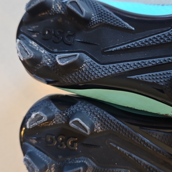 DSG Soccer Cleats - Picture 11 of 12